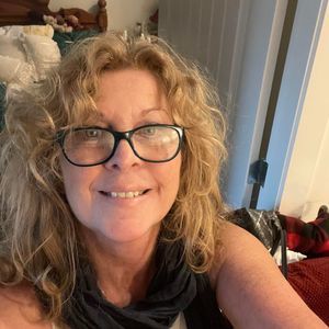 Meet your Posher, Cynthia